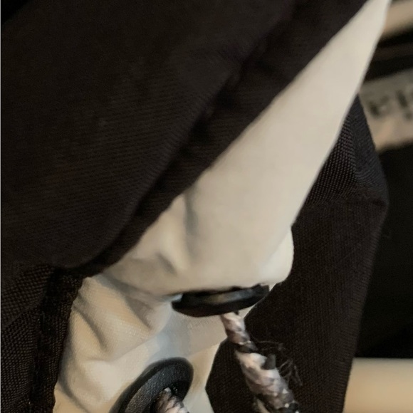Columbia Jacket - XL - Hideaway Hood - Picture 9 of 9